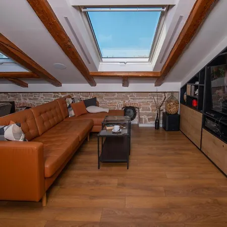 Urban Viktor - Downtown