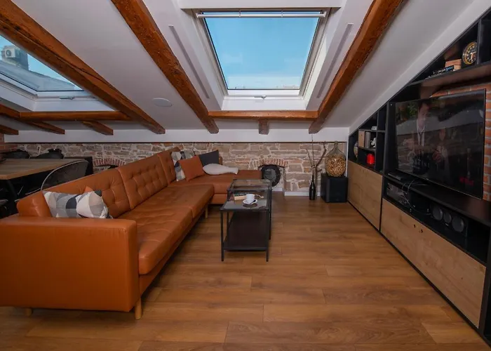 Urban Viktor - Downtown