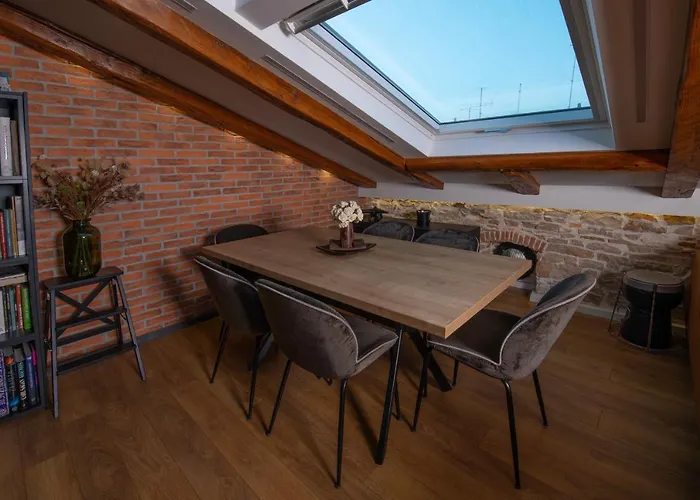 Urban Viktor - Downtown Апартаменти Пула